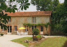 6 bedroom historic holiday home in rural Vendee